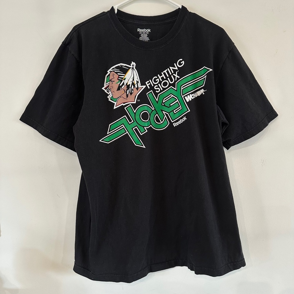 Reebok North Dakota Fighting Sioux Hockey T-Shirt Mens XL Black WCHA NCAA Cotton